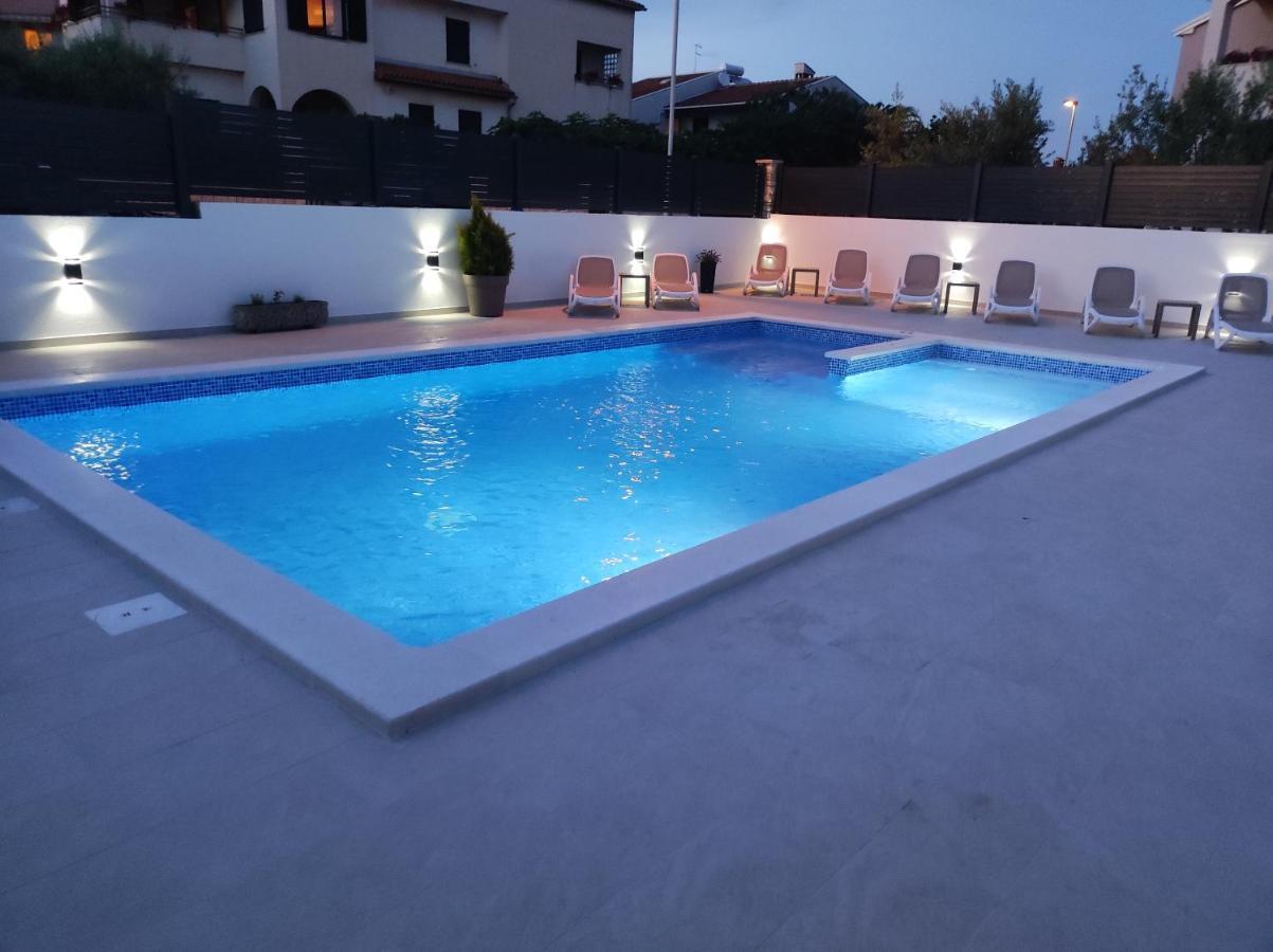 Viktor Rooms And Apartments โรวีน ภายนอก รูปภาพ