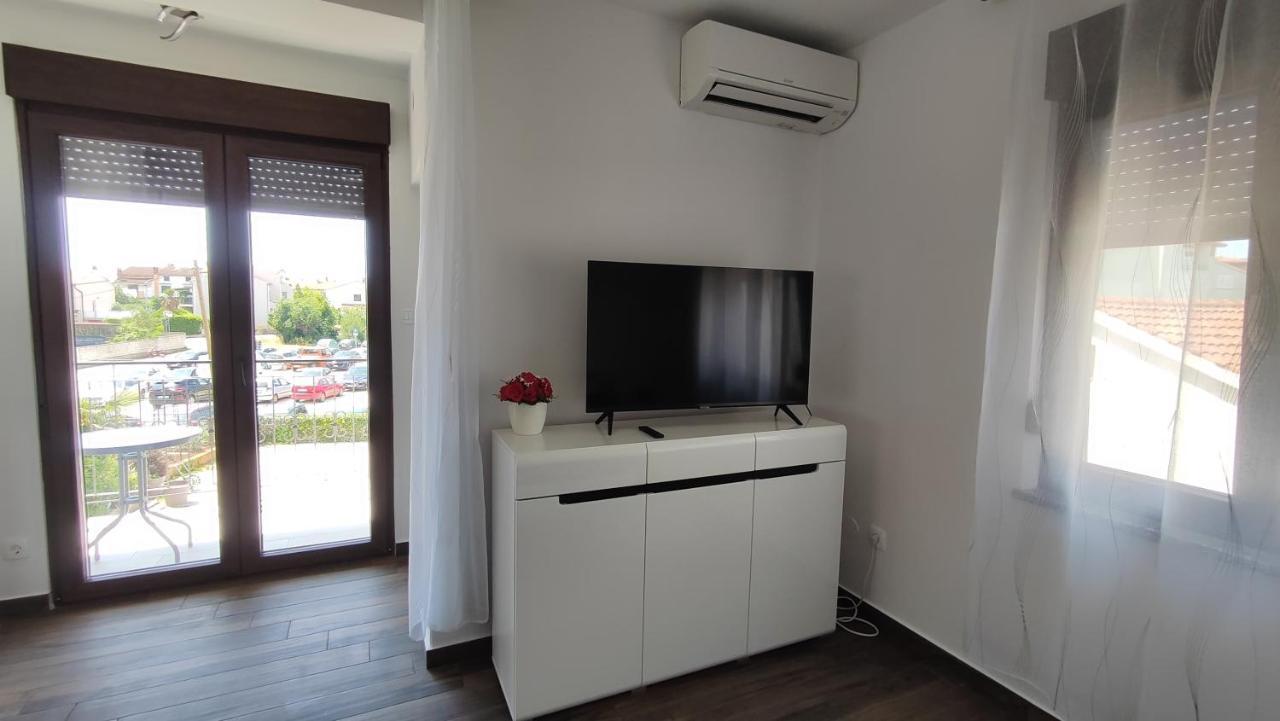 Viktor Rooms And Apartments โรวีน ภายนอก รูปภาพ