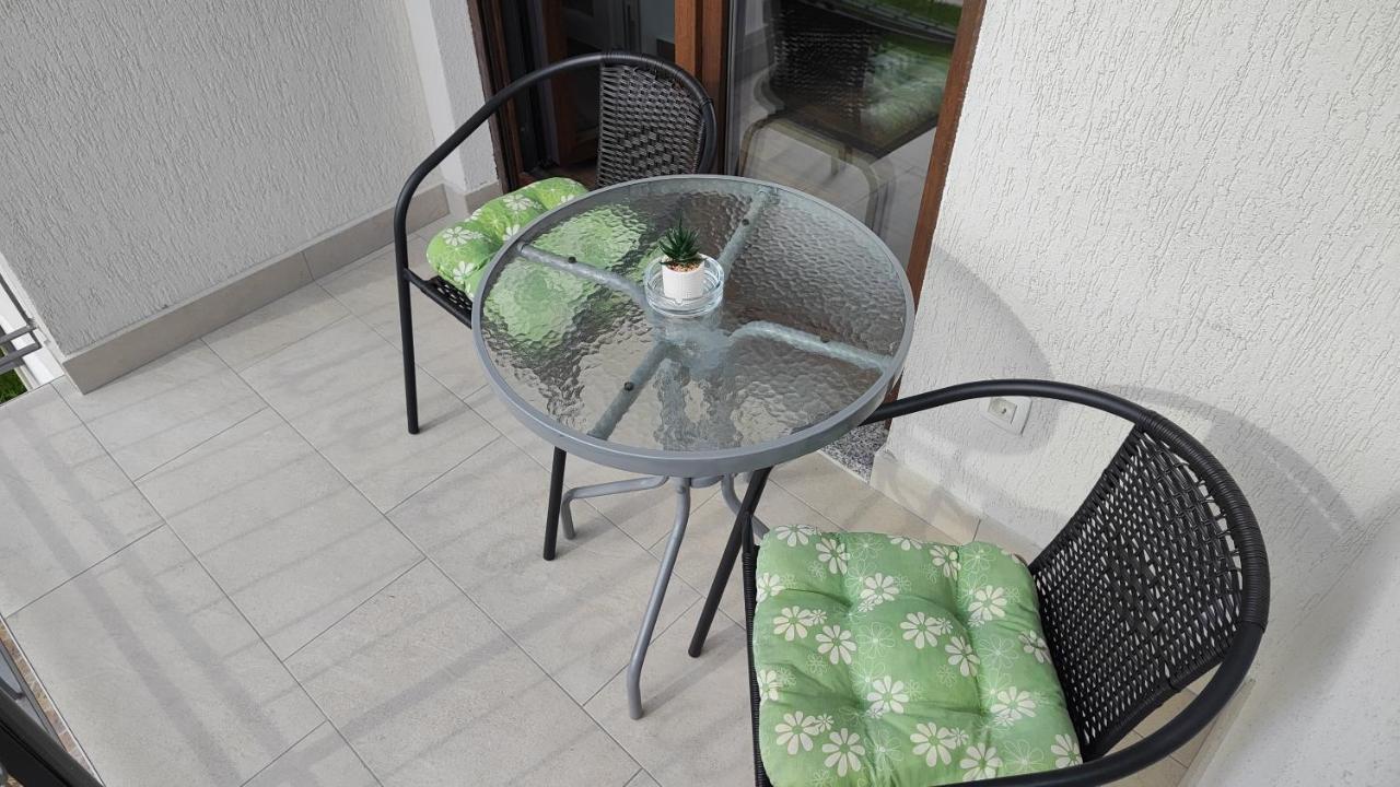 Viktor Rooms And Apartments โรวีน ภายนอก รูปภาพ
